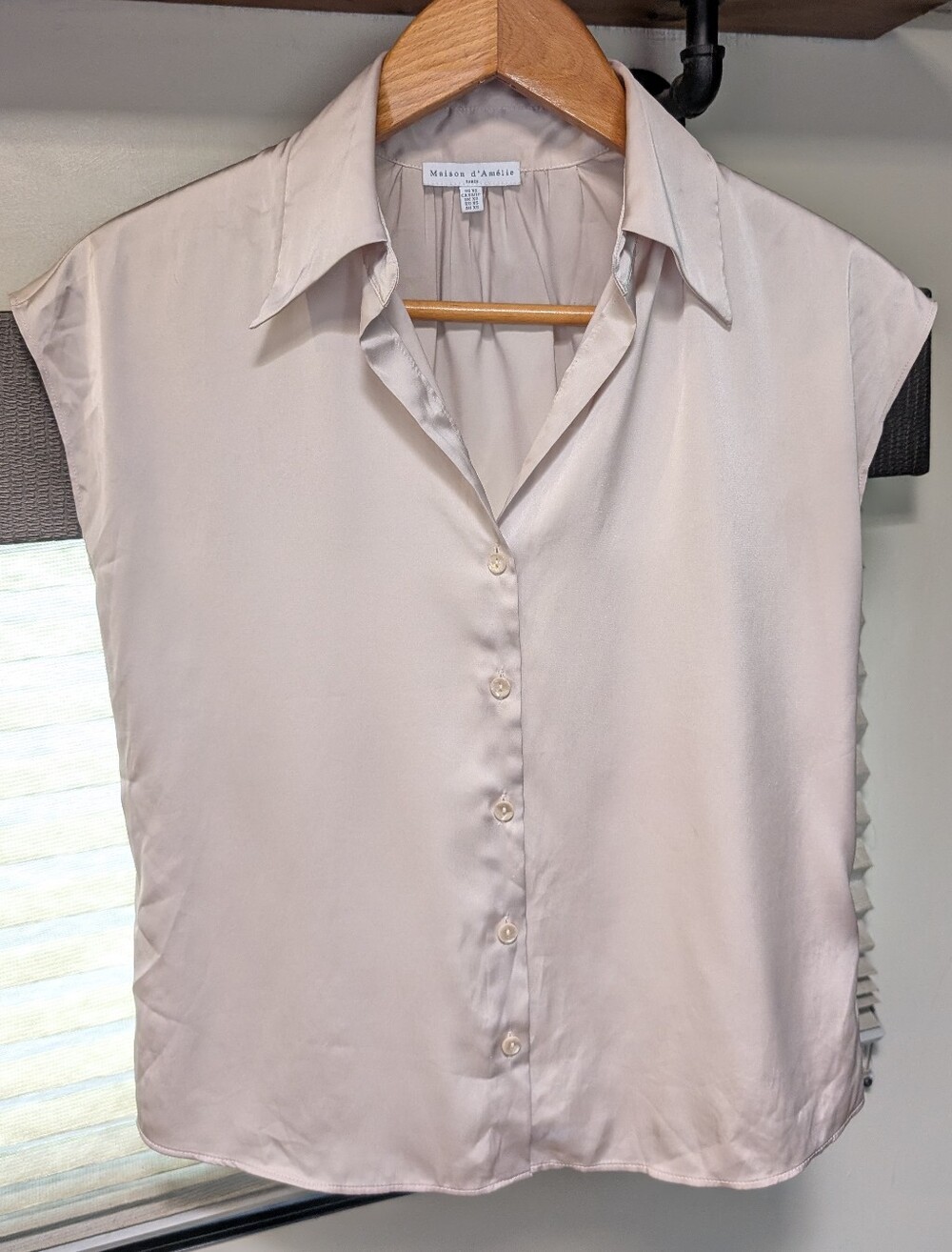 Maison D Amelie Satin Top XS Cap Sleeve Collared Silky Button Down Short Sleeve